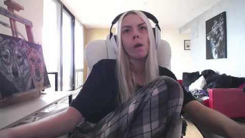 stage Kylie Sinner  brand CLITBAIT online show from November 1, 12:29 pm