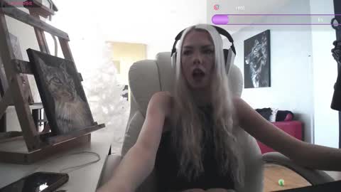 stage Kylie Sinner  brand CLITBAIT online show from February 16, 4:36 pm