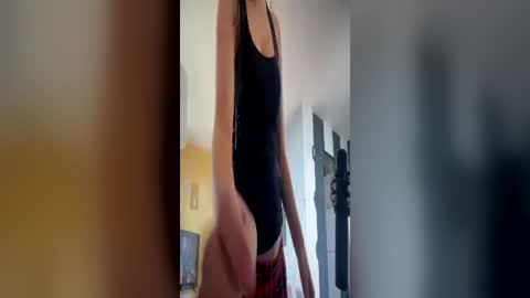 Snapshot of tinykylie chatting on June 12, 5:12 pm stage Kylie Sinner brand CLITBAIT online show from June 12, 5:12 pm
