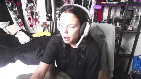Snapshot of tinykylie chatting on June 15, 1:13 pm stage Kylie Sinner brand CLITBAIT online show from June 15, 1:13 pm