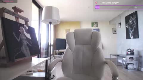 Snapshot of tinykylie chatting on June 22, 3:31 pm stage Kylie Sinner brand CLITBAIT online show from June 22, 3:31 pm