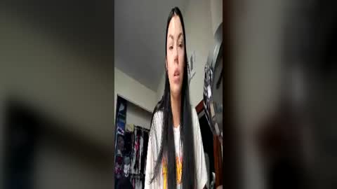 Snapshot of tinykylie chatting on June 24, 12:15 pm stage Kylie Sinner brand CLITBAIT online show from June 24, 12:15 pm