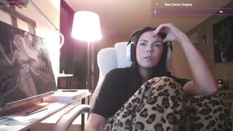 Snapshot of tinykylie chatting on June 27, 6:07 am stage Kylie Sinner brand CLITBAIT online show from June 27, 6:07 am