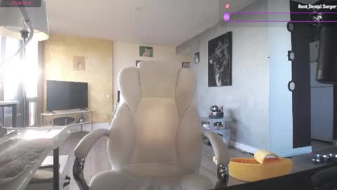 Snapshot of tinykylie chatting on July 12, 11:18 pm stage Kylie Sinner brand CLITBAIT online show from July 12, 11:18 pm