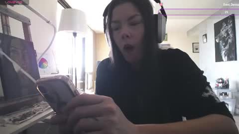 Snapshot of tinykylie chatting on July 13, 7:38 pm stage Kylie Sinner brand CLITBAIT online show from July 13, 7:38 pm