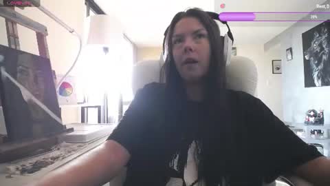 Snapshot of tinykylie chatting on July 20, 9:28 pm stage Kylie Sinner brand CLITBAIT online show from July 20, 9:28 pm