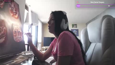 Snapshot of tinykylie chatting on July 25, 7:11 pm stage Kylie Sinner brand CLITBAIT online show from July 25, 7:11 pm