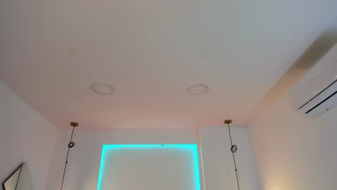 Luna  online show from December 20, 11:00 am