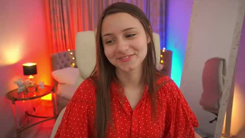 Snapshot of tinynataliee chatting on May 4, 6:31 am tinynataliee online show from May 4, 6:31 am