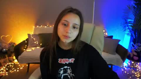 Snapshot of tinynataliee chatting on May 18, 4:18 am tinynataliee online show from May 18, 4:18 am
