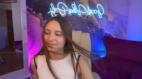 Snapshot of tinynataliee chatting on June 19, 7:06 pm tinynataliee online show from June 19, 7:06 pm