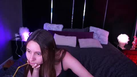 Snapshot of tinynataliee chatting on June 21, 6:54 pm tinynataliee online show from June 21, 6:54 pm