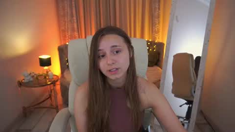 Snapshot of tinynataliee chatting on July 20, 8:11 pm tinynataliee online show from July 20, 8:11 pm