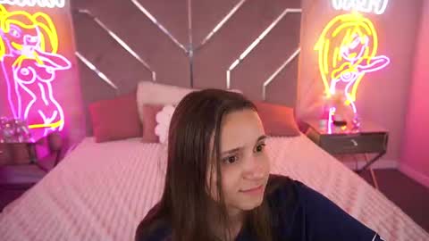 Snapshot of tinynataliee chatting on July 25, 2:36 pm tinynataliee online show from July 25, 2:36 pm