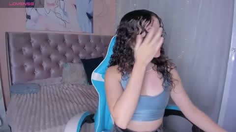 Snapshot of tinysophi chatting on December 2, 1:11 am tinysophi online show from December 2, 1:11 am