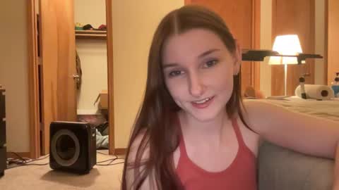 Snapshot of tinytittytia chatting on October 3, 5:26 am Tia online show from October 3, 5:26 am