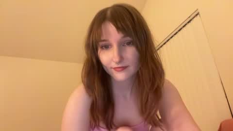 Snapshot of tinytittytia chatting on June 6, 5:23 am Tia online show from June 6, 5:23 am