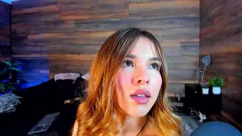 Instagram  tinyw0nder online show from October 29, 9:49 pm