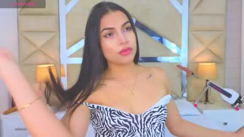 Tiphani Walker online show from September 25, 12:03 am