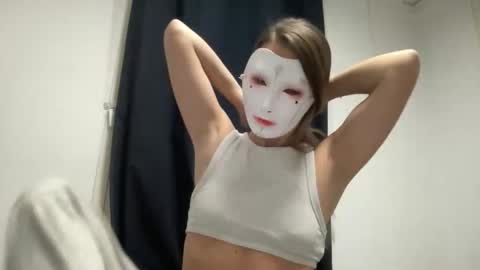 Snapshot of tipsytinkerbell chatting on October 26, 3:23 am Tinks online show from October 26, 3:23 am