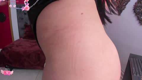 Snapshot of tisha_lau chatting on January 27, 1:52 pm Tisha online show from January 27, 1:52 pm
