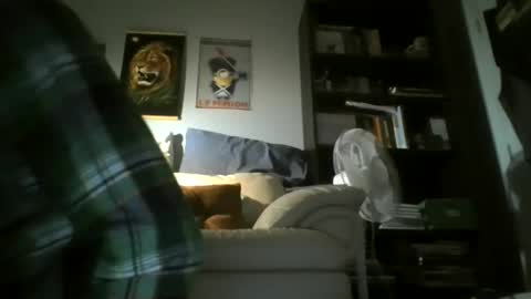 titlovercums online show from May 2, 7:57 am