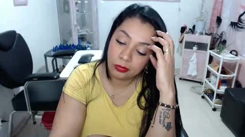 Snapshot of titsbiglovers chatting on December 3, 9:24 pm DIVA online show from December 3, 9:24 pm