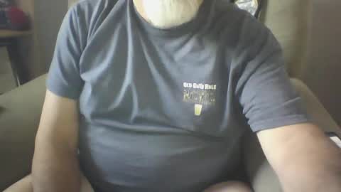 tittyloverr69 online show from December 18, 4:28 pm