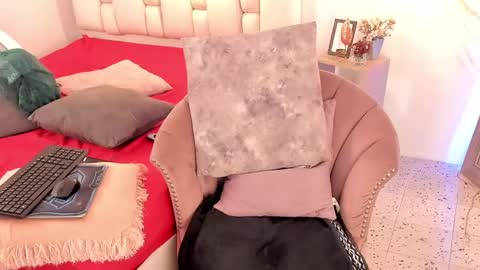 Snapshot of tivizaylove chatting on February 9, 5:11 pm Tivizay online show from February 9, 5:11 pm