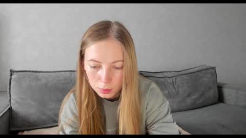 Snapshot of tixxxy chatting on November 6, 9:43 am Maria online show from November 6, 9:43 am