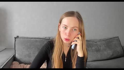 Snapshot of tixxxy chatting on November 18, 10:31 am Maria online show from November 18, 10:31 am