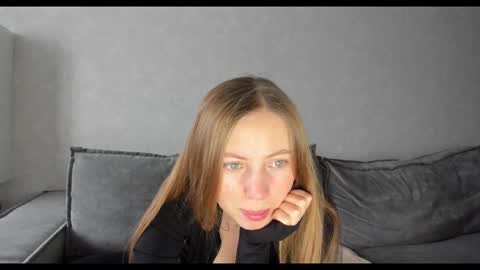 Snapshot of tixxxy chatting on November 28, 9:56 am Maria online show from November 28, 9:56 am