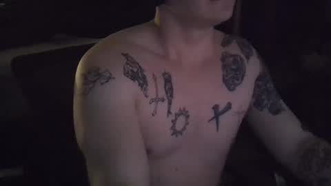 Snapshot of tlsoxxx chatting on February 4, 1:22 am tlsoxxx online show from February 4, 1:22 am