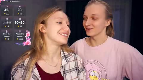 Snapshot of tobicovitt chatting on October 27, 6:17 am Mary online show from October 27, 6:17 am