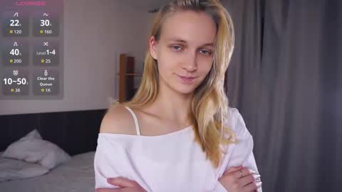 Snapshot of tobicovitt chatting on November 10, 6:34 am Mary online show from November 10, 6:34 am