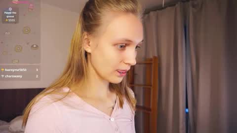 Snapshot of tobicovitt chatting on November 20, 6:24 am Mary online show from November 20, 6:24 am