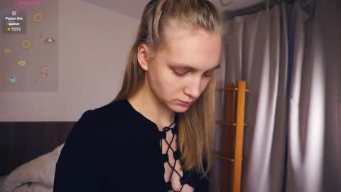 Snapshot of tobicovitt chatting on November 21, 7:18 am Mary online show from November 21, 7:18 am