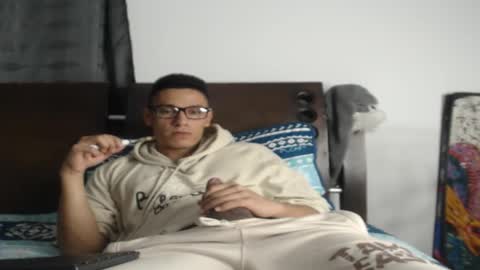 Andres Independent Model online show from March 7, 3:36 am