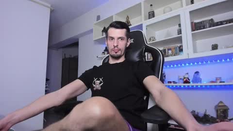 Snapshot of toddclaytonn chatting on January 23, 2:23 am Todd online show from January 23, 2:23 am