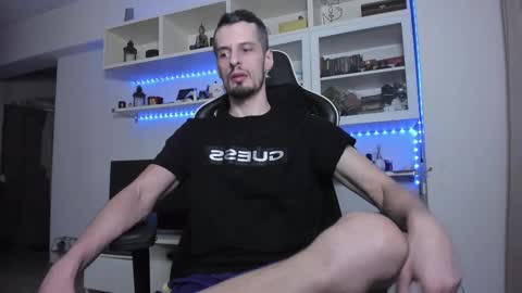 Snapshot of toddclaytonn chatting on November 19, 12:43 am Todd online show from November 19, 12:43 am