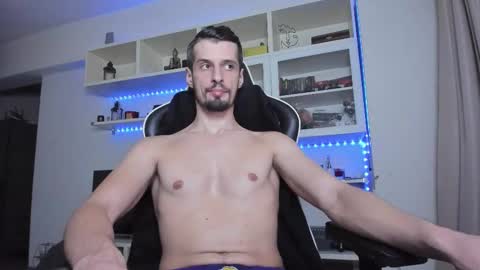 Snapshot of toddclaytonn chatting on November 29, 1:36 pm Todd online show from November 29, 1:36 pm