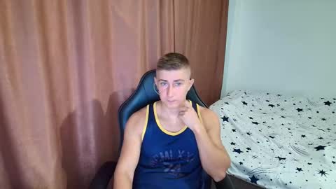 todhorny987 online show from December 4, 7:39 am