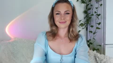 Snapshot of tokens_are_sexy chatting on June 18, 9:52 pm tokens_are_sexy online show from June 18, 9:52 pm