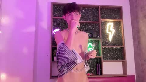 Snapshot of tokito_bara chatting on February 6, 4:17 am Tokito online show from February 6, 4:17 am