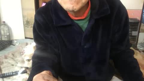 small man online show from February 3, 1:26 am