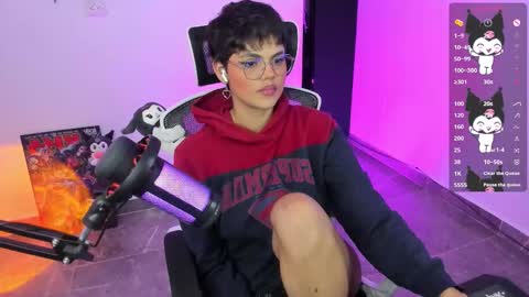 Snapshot of tokyo_uwu chatting on November 21, 10:25 am sofi 3 online show from November 21, 10:25 am