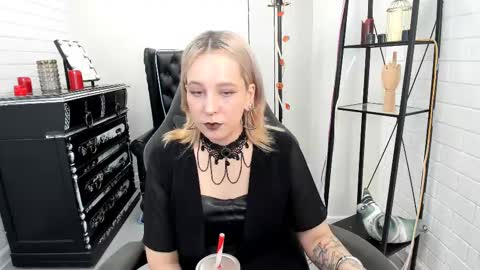 Tolli Moll online show from December 2, 9:13 am