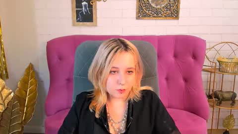 Tolli Moll online show from December 5, 9:06 am