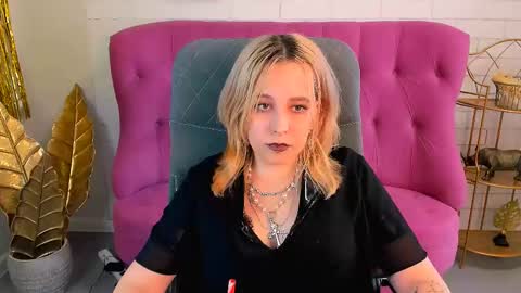 Tolli Moll online show from December 5, 3:17 pm