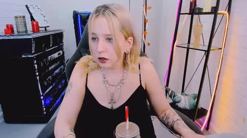 Tolli Moll online show from December 6, 9:10 am